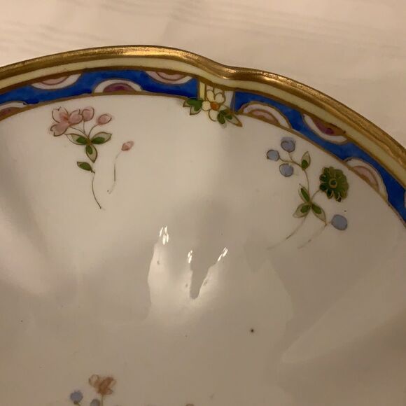 Nippon hand painted porcelain decorative bowl with gold trim 6” x 3”. - Picture 5 of 5